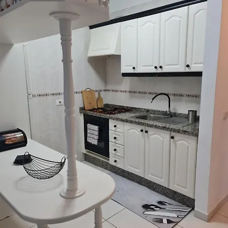 Tenerife Road Apartment *